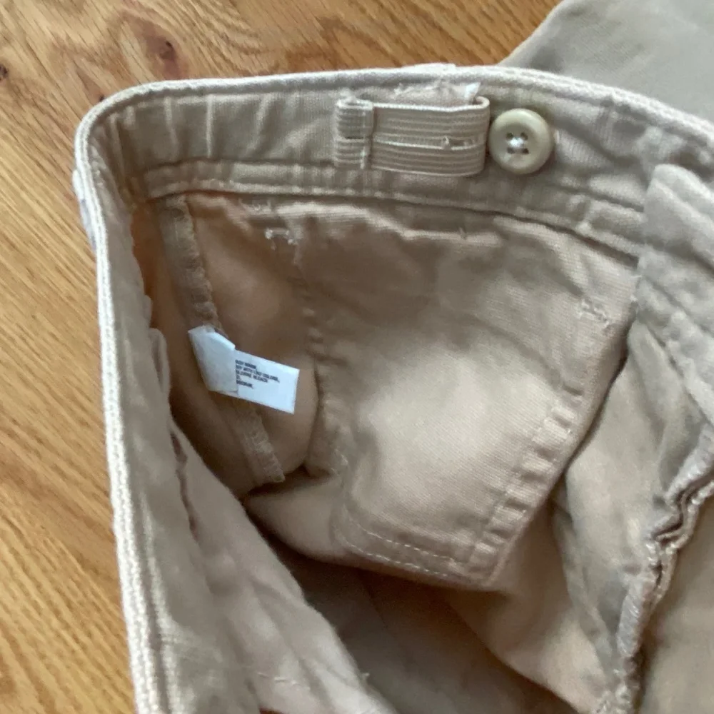 GapKids Khaki Crops + Graphic Short-Sleeve Tee XXL (14-16)